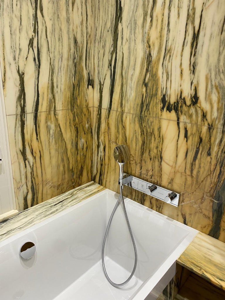 France BTP — salle de bain marbre, carrelage et plomberie Paris 16e